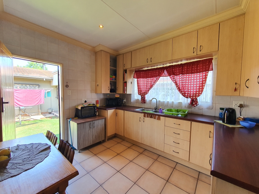 6 Bedroom Property for Sale in Silverton Gauteng