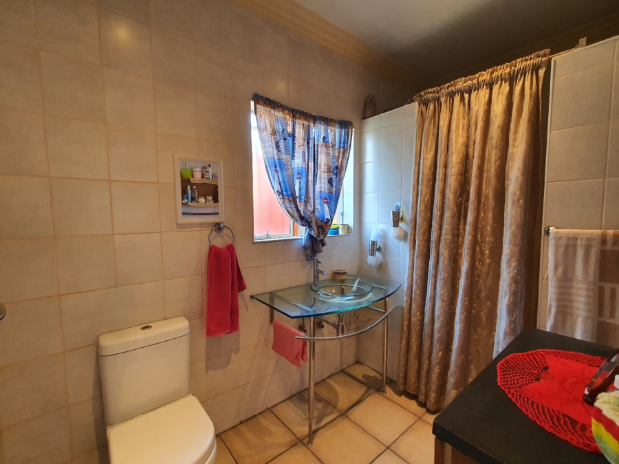 6 Bedroom Property for Sale in Silverton Gauteng