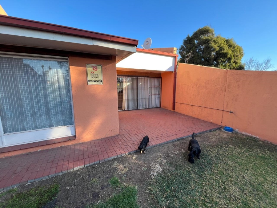 2 Bedroom Property for Sale in Vanderbijlpark SW 1 Gauteng