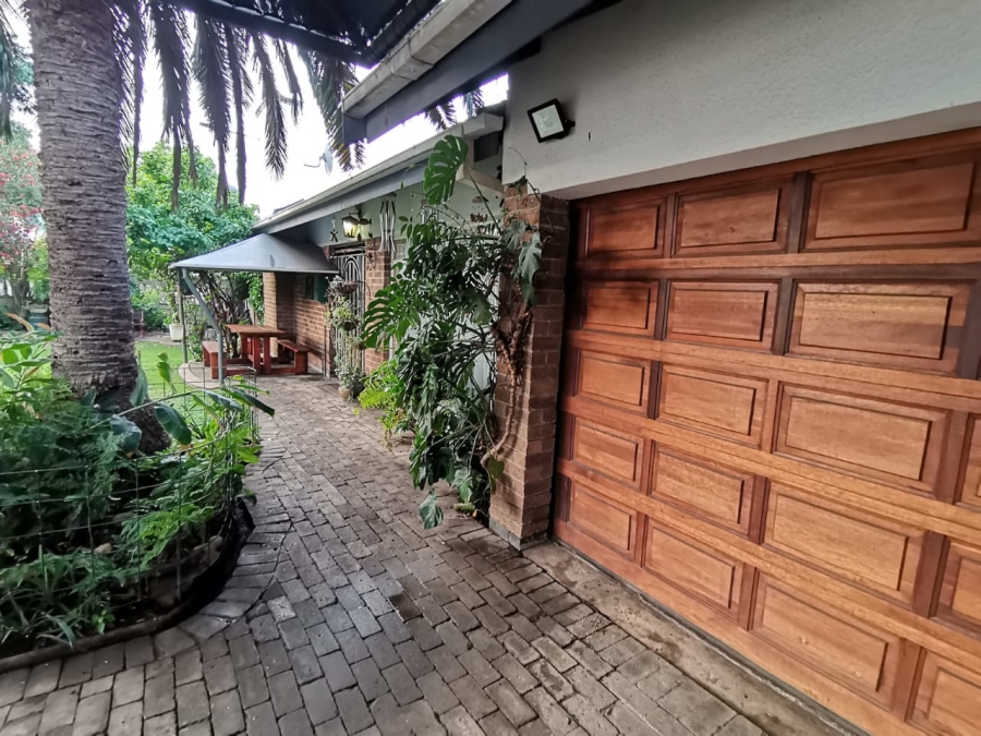 4 Bedroom Property for Sale in Vanderbijlpark SE 7 Gauteng