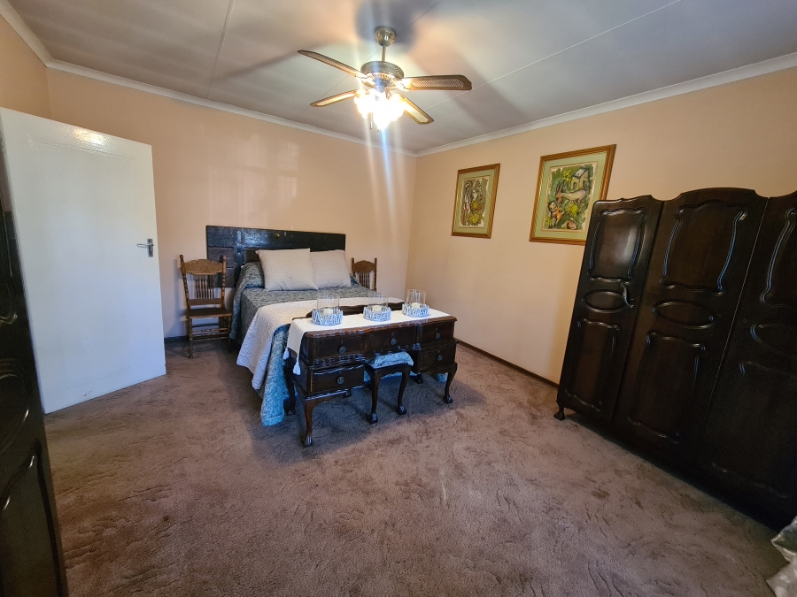 4 Bedroom Property for Sale in Vanderbijlpark SE 7 Gauteng