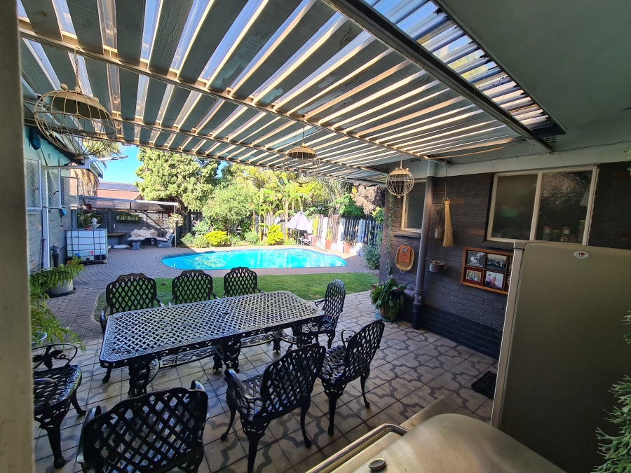 4 Bedroom Property for Sale in Vanderbijlpark SE 7 Gauteng