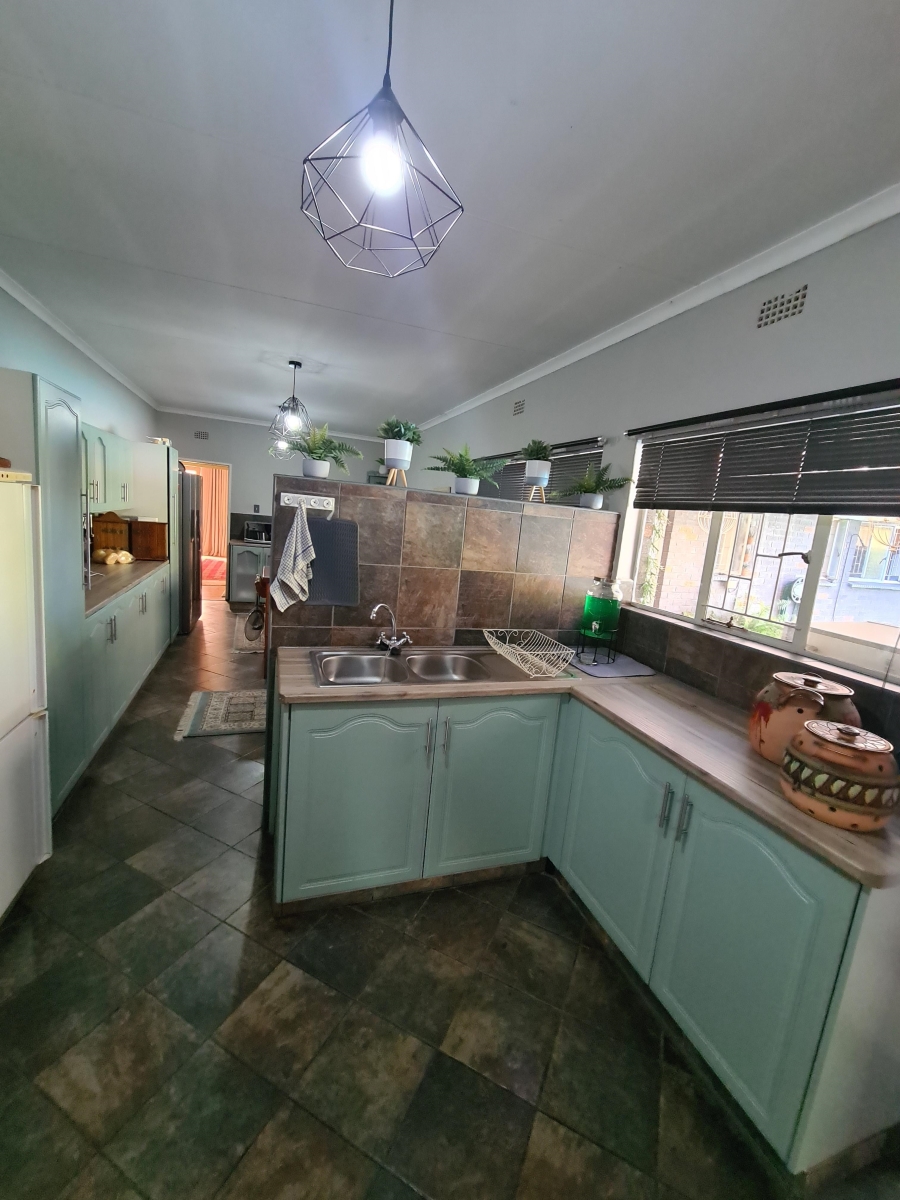 4 Bedroom Property for Sale in Vanderbijlpark SE 7 Gauteng