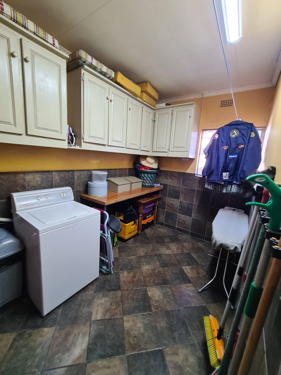 4 Bedroom Property for Sale in Vanderbijlpark SE 7 Gauteng