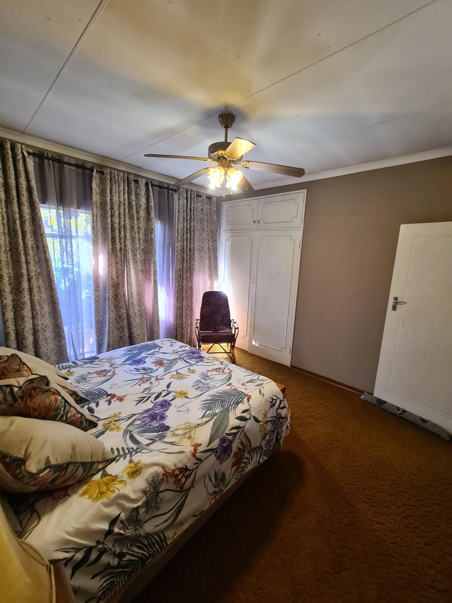 4 Bedroom Property for Sale in Vanderbijlpark SE 7 Gauteng