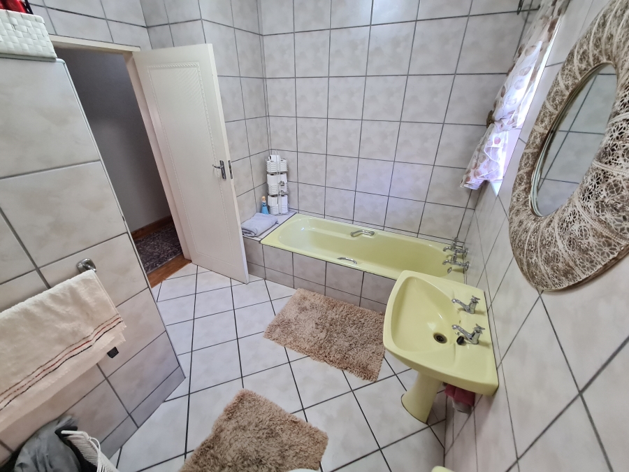 4 Bedroom Property for Sale in Vanderbijlpark SE 7 Gauteng