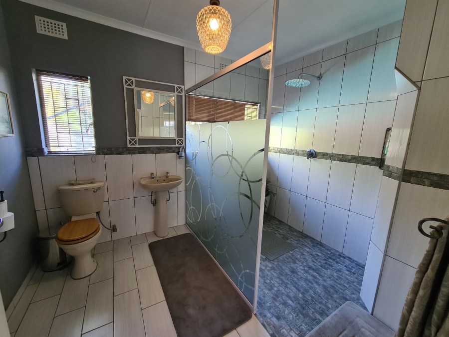4 Bedroom Property for Sale in Vanderbijlpark SE 7 Gauteng