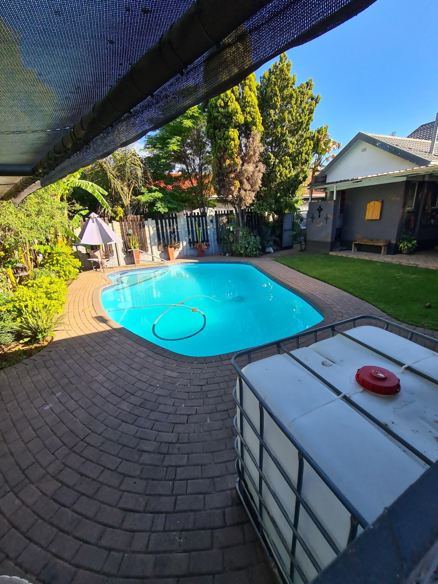 4 Bedroom Property for Sale in Vanderbijlpark SE 7 Gauteng