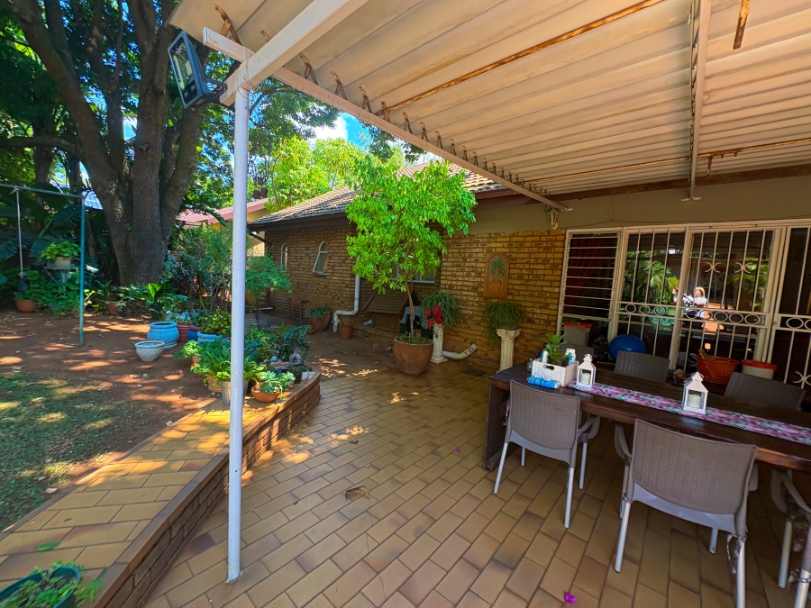 4 Bedroom Property for Sale in Florauna Gauteng