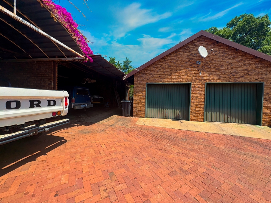 4 Bedroom Property for Sale in Florauna Gauteng