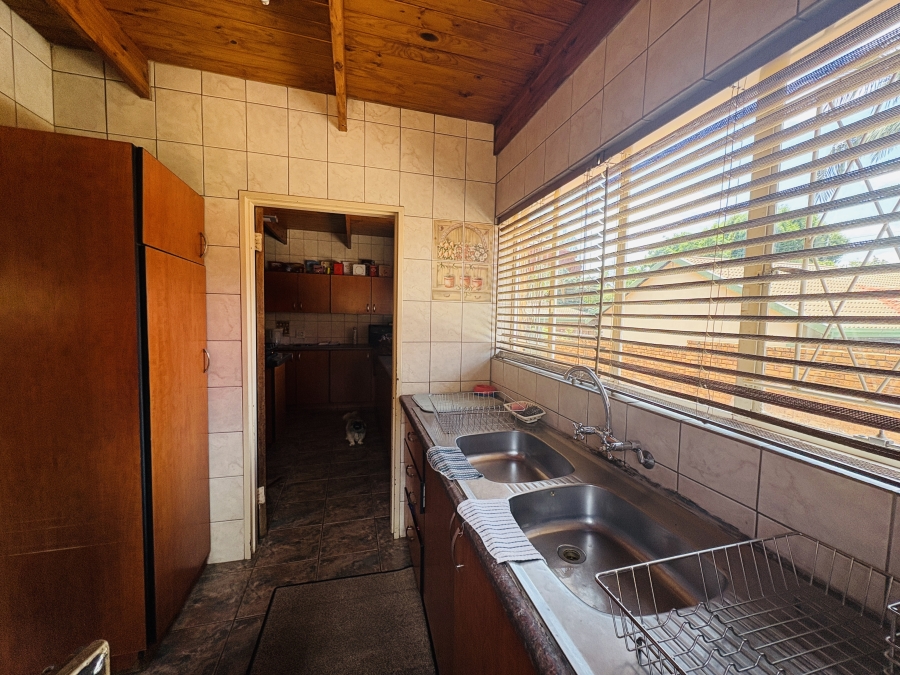 4 Bedroom Property for Sale in Florauna Gauteng