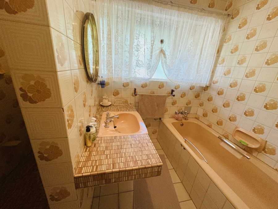 4 Bedroom Property for Sale in Florauna Gauteng