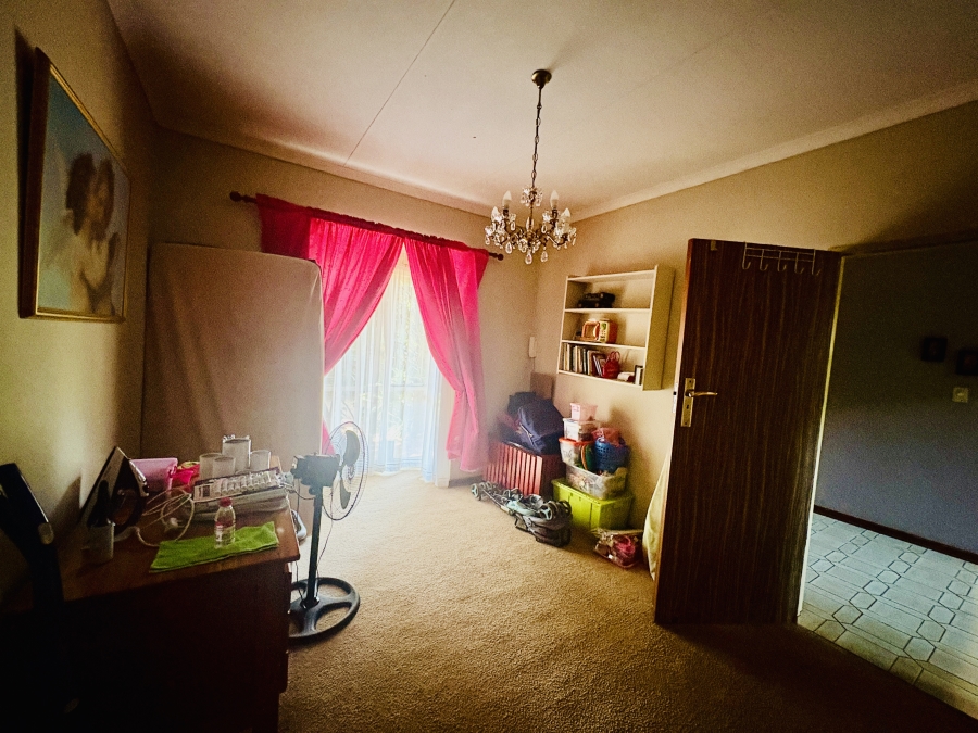 4 Bedroom Property for Sale in Florauna Gauteng