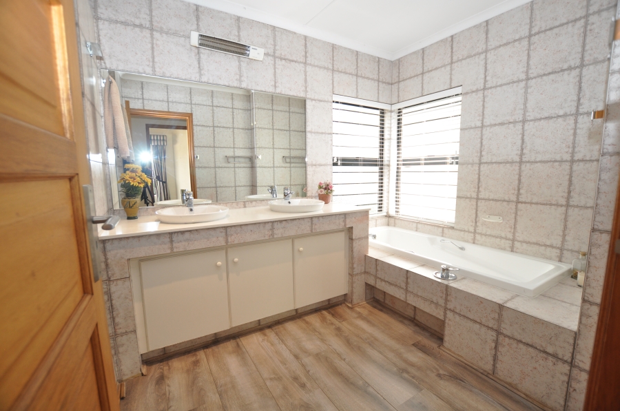 4 Bedroom Property for Sale in Dainfern Golf Estate Gauteng