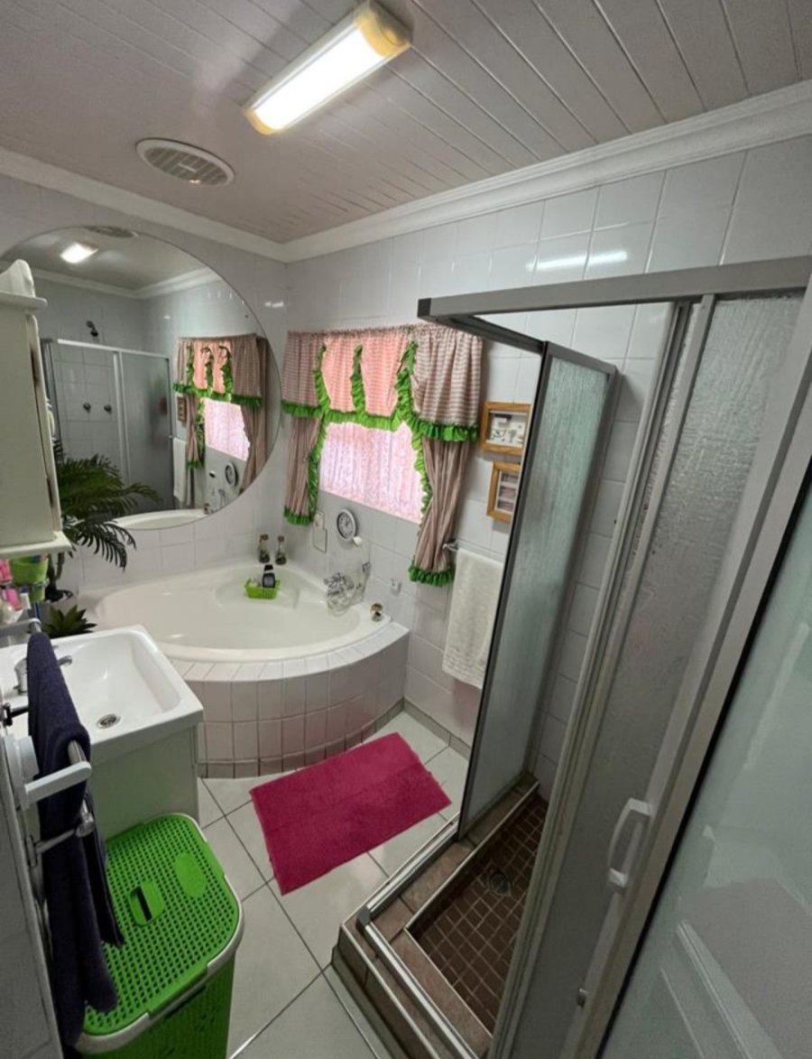 3 Bedroom Property for Sale in Vanderbijlpark SE 6 Gauteng