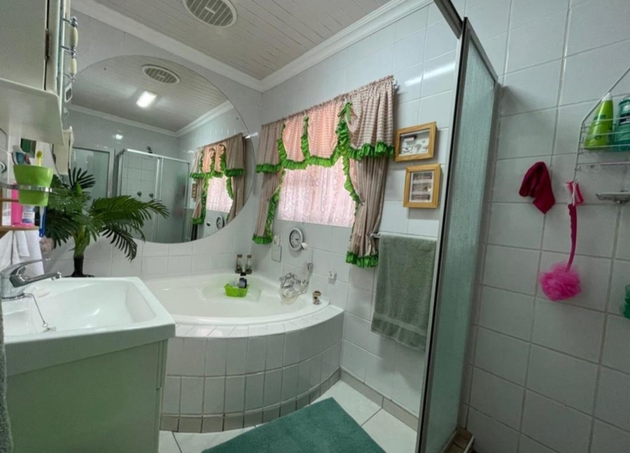 3 Bedroom Property for Sale in Vanderbijlpark SE 6 Gauteng