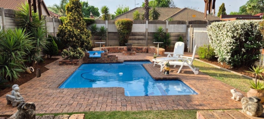 3 Bedroom Property for Sale in Vanderbijlpark SE 6 Gauteng