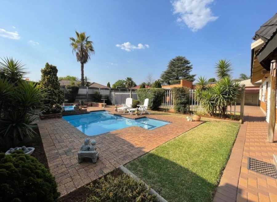 3 Bedroom Property for Sale in Vanderbijlpark SE 6 Gauteng