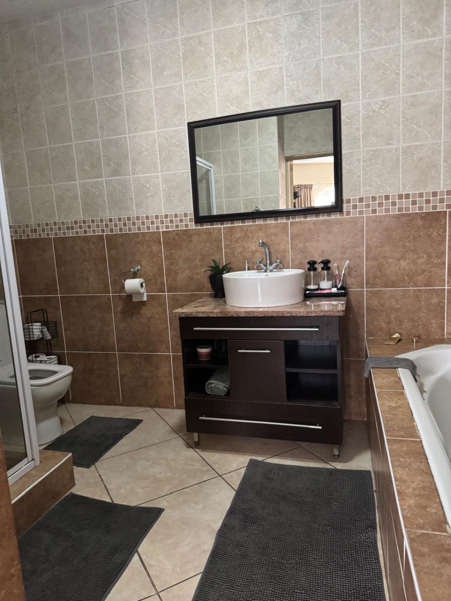 5 Bedroom Property for Sale in Vanderbijlpark SE Gauteng