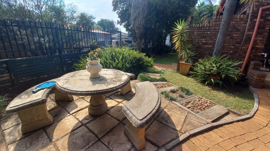 3 Bedroom Property for Sale in Pretoria Gardens Gauteng