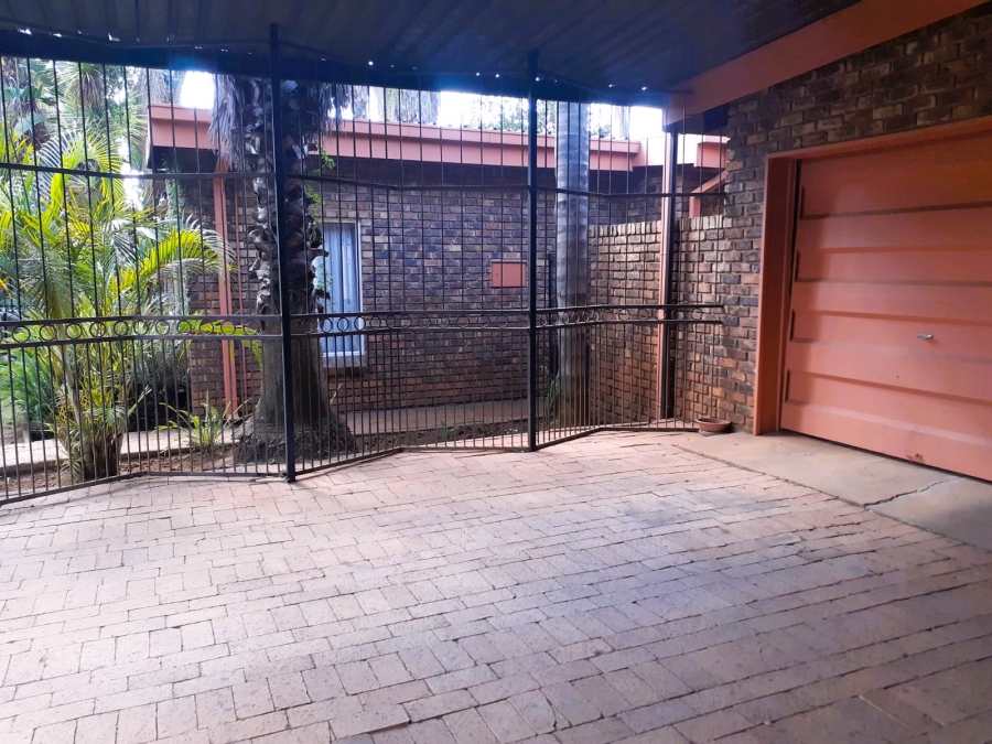 3 Bedroom Property for Sale in Pretoria Gardens Gauteng