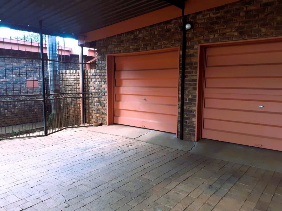 3 Bedroom Property for Sale in Pretoria Gardens Gauteng