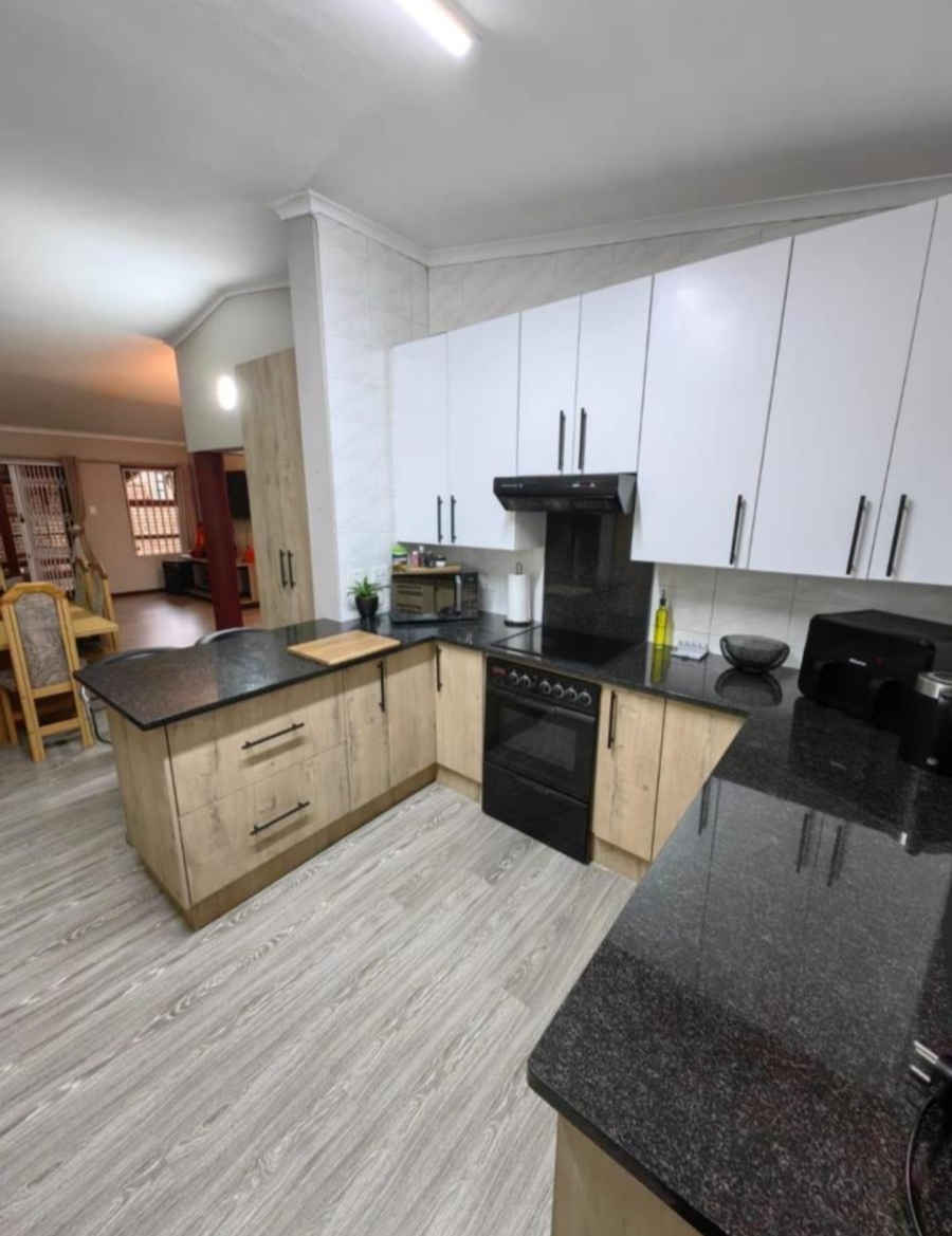 3 Bedroom Property for Sale in Vanderbijlpark SW 5 Gauteng