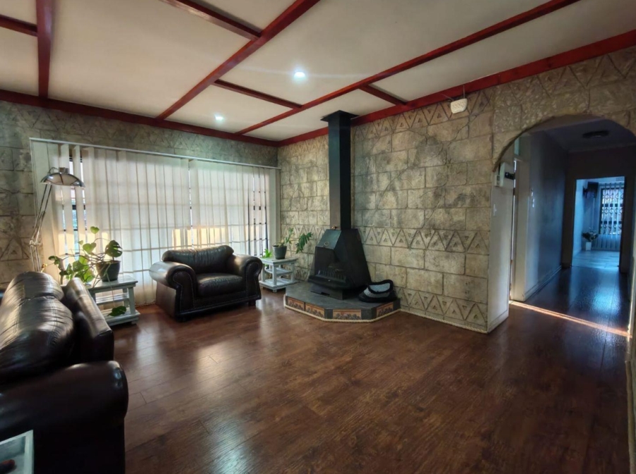 4 Bedroom Property for Sale in Three Rivers Gauteng