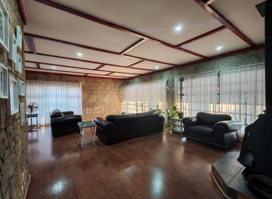 4 Bedroom Property for Sale in Three Rivers Gauteng