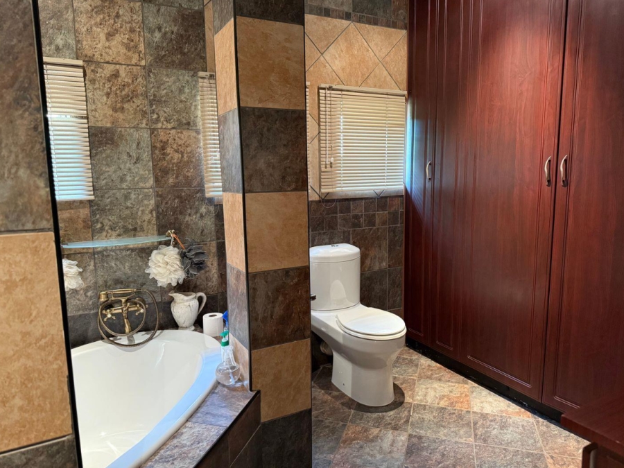 4 Bedroom Property for Sale in Three Rivers Gauteng