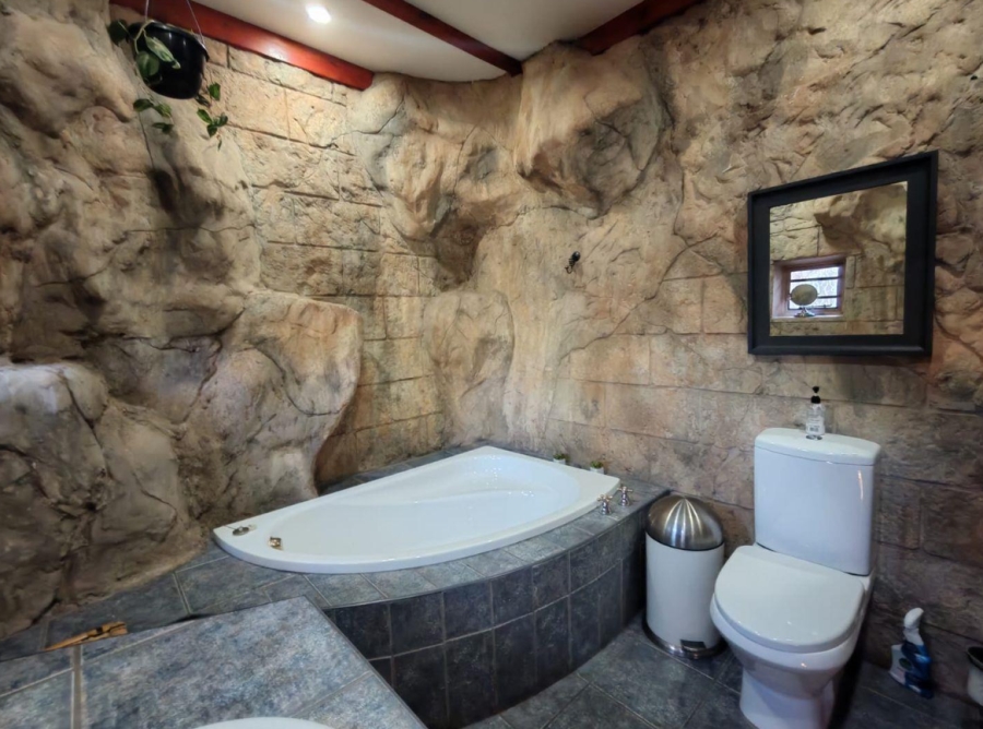 4 Bedroom Property for Sale in Three Rivers Gauteng