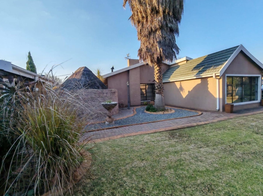 4 Bedroom Property for Sale in Three Rivers Gauteng
