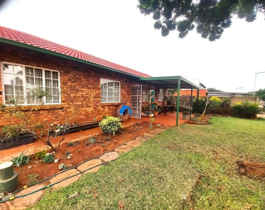 3 Bedroom Property for Sale in Theresa Park Gauteng