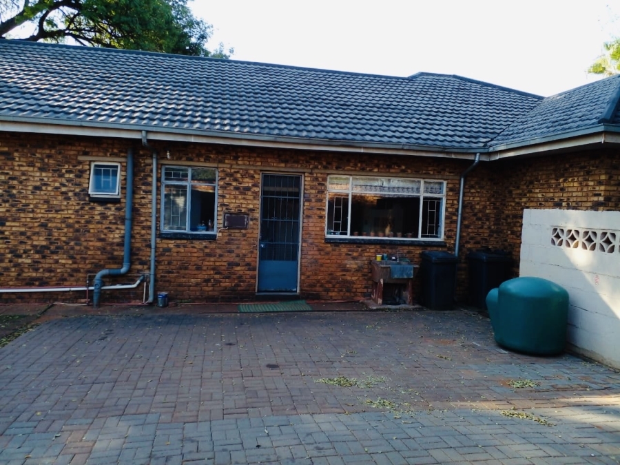 4 Bedroom Property for Sale in Magaliesmoot Gauteng