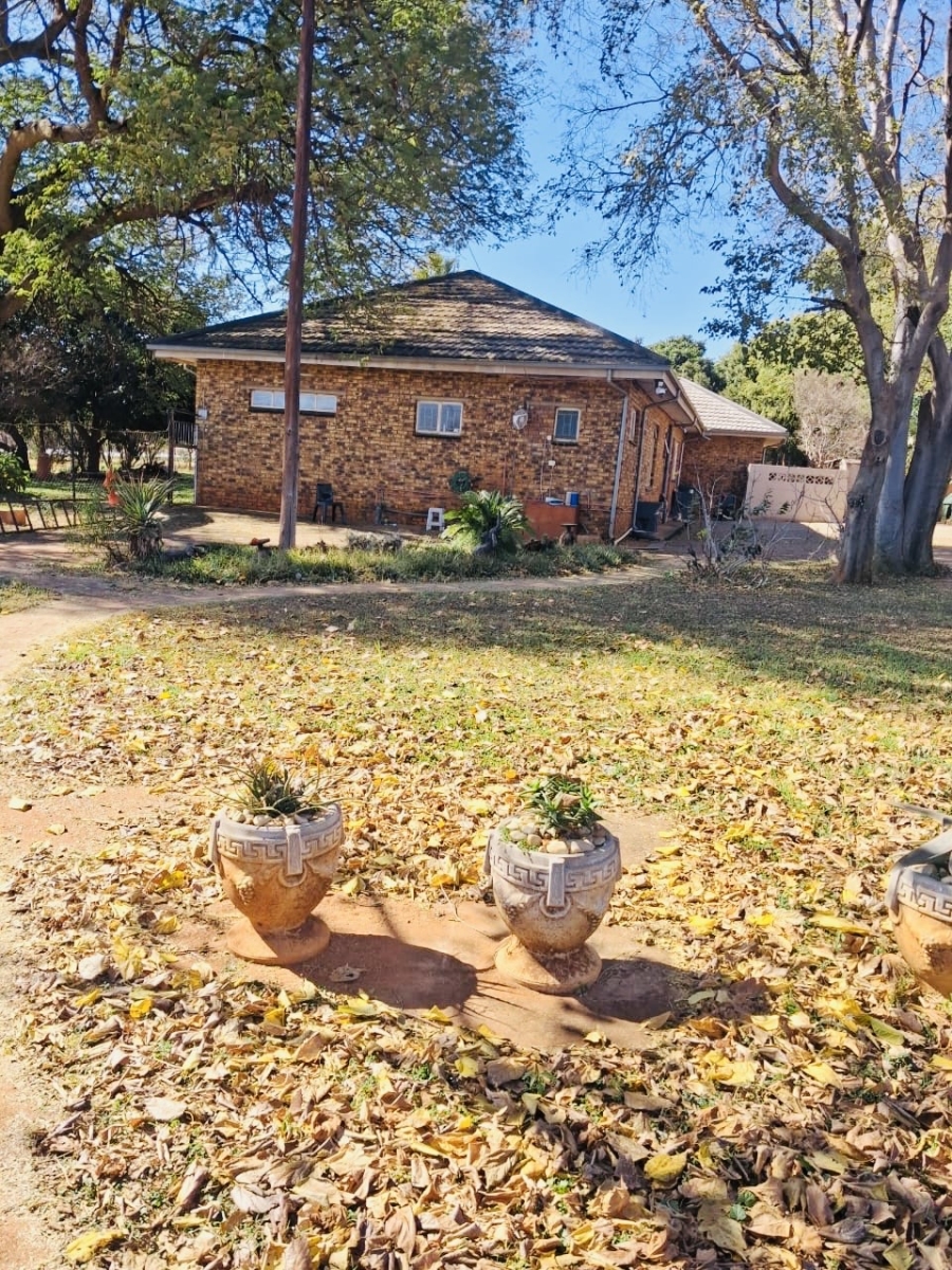 4 Bedroom Property for Sale in Magaliesmoot Gauteng