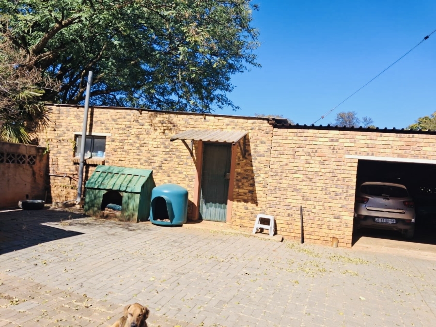 4 Bedroom Property for Sale in Magaliesmoot Gauteng