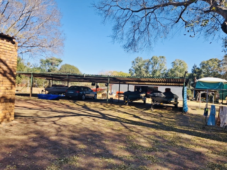 4 Bedroom Property for Sale in Magaliesmoot Gauteng