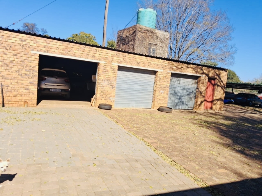 4 Bedroom Property for Sale in Magaliesmoot Gauteng