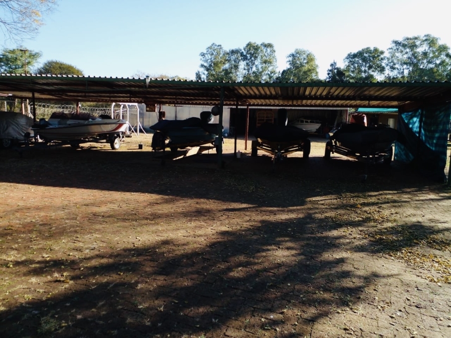 4 Bedroom Property for Sale in Magaliesmoot Gauteng