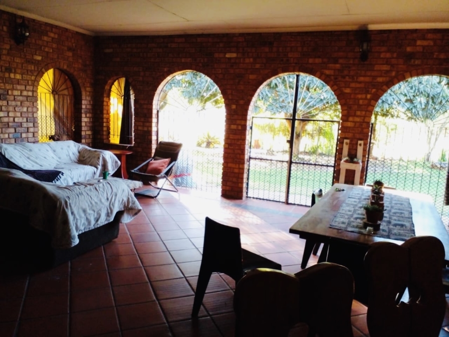 4 Bedroom Property for Sale in Magaliesmoot Gauteng