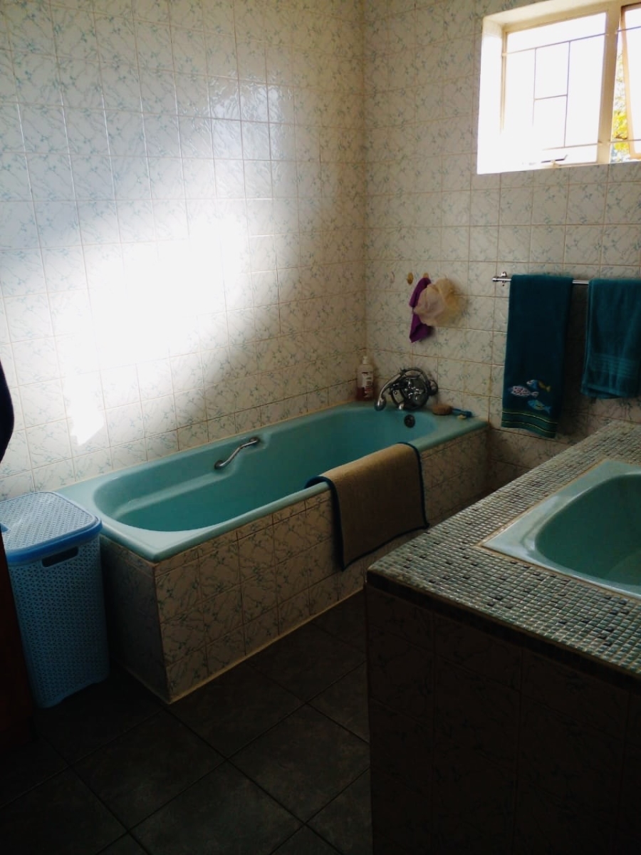 4 Bedroom Property for Sale in Magaliesmoot Gauteng