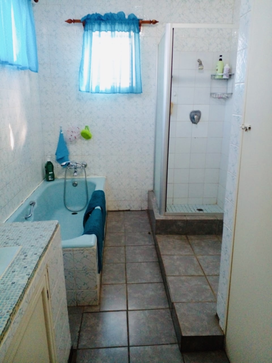 4 Bedroom Property for Sale in Magaliesmoot Gauteng