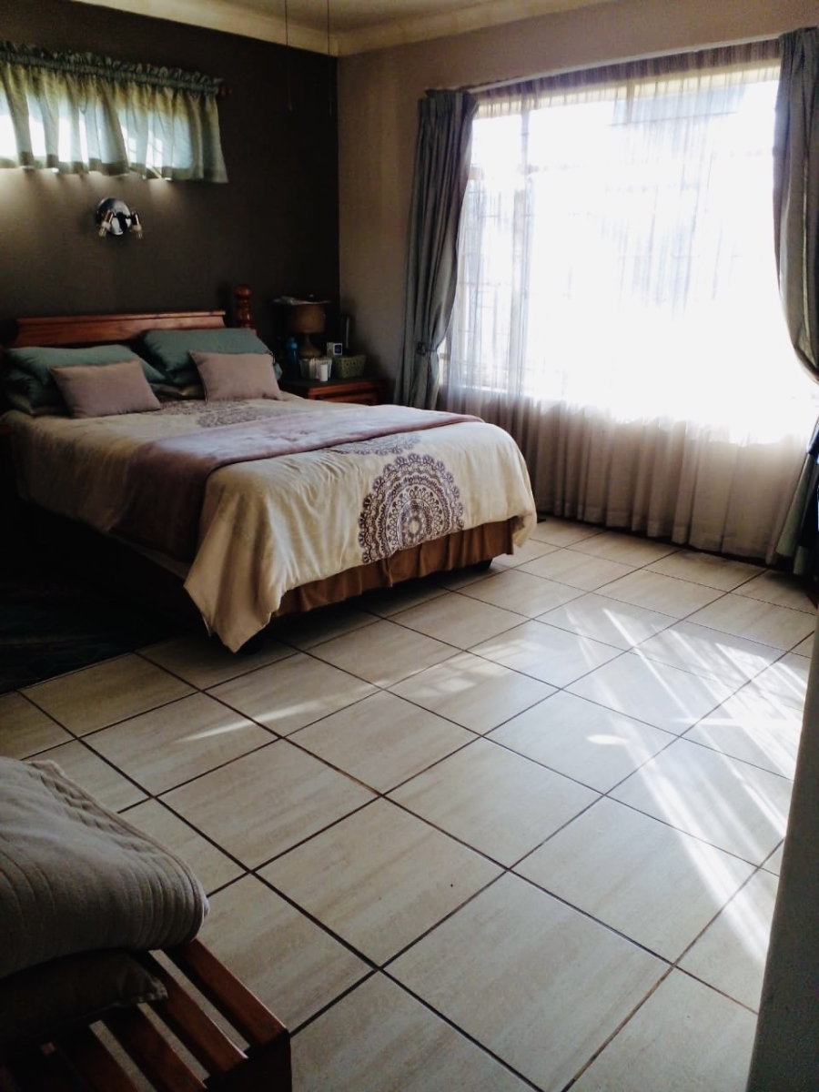 4 Bedroom Property for Sale in Magaliesmoot Gauteng