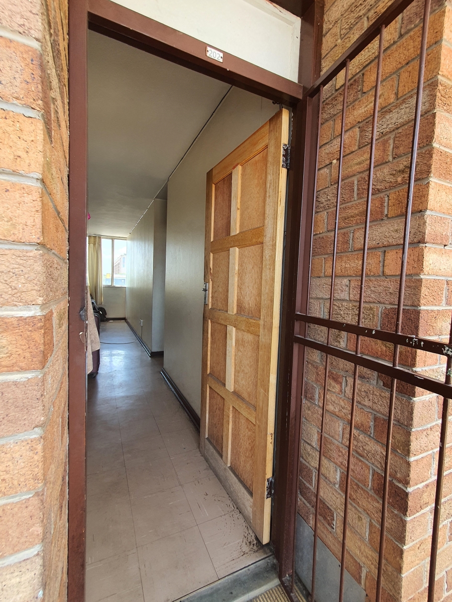 1 Bedroom Property for Sale in Silverton Gauteng