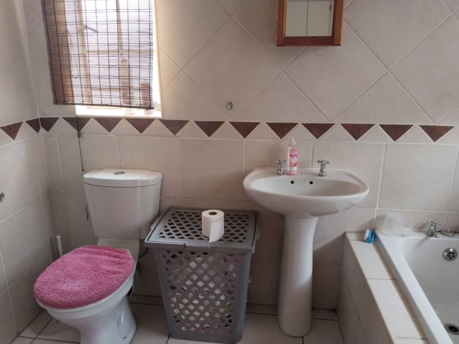 2 Bedroom Property for Sale in Claremont Gauteng