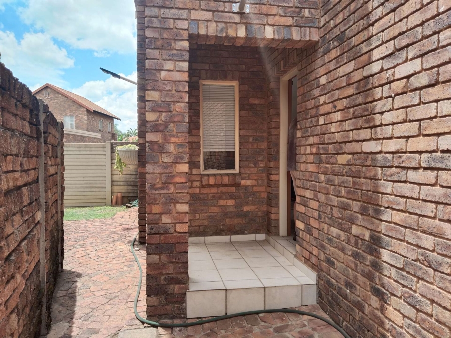 2 Bedroom Property for Sale in Claremont Gauteng