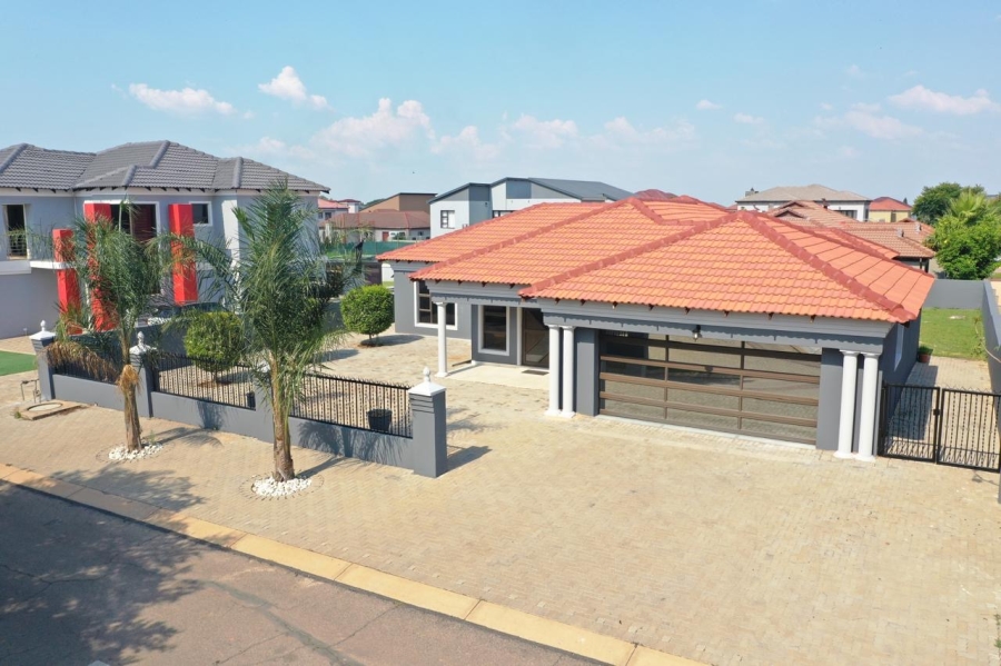 4 Bedroom Property for Sale in Theresa Park Gauteng