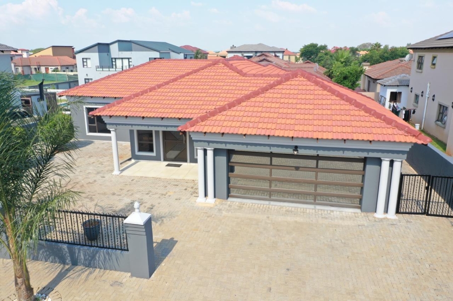 4 Bedroom Property for Sale in Theresa Park Gauteng
