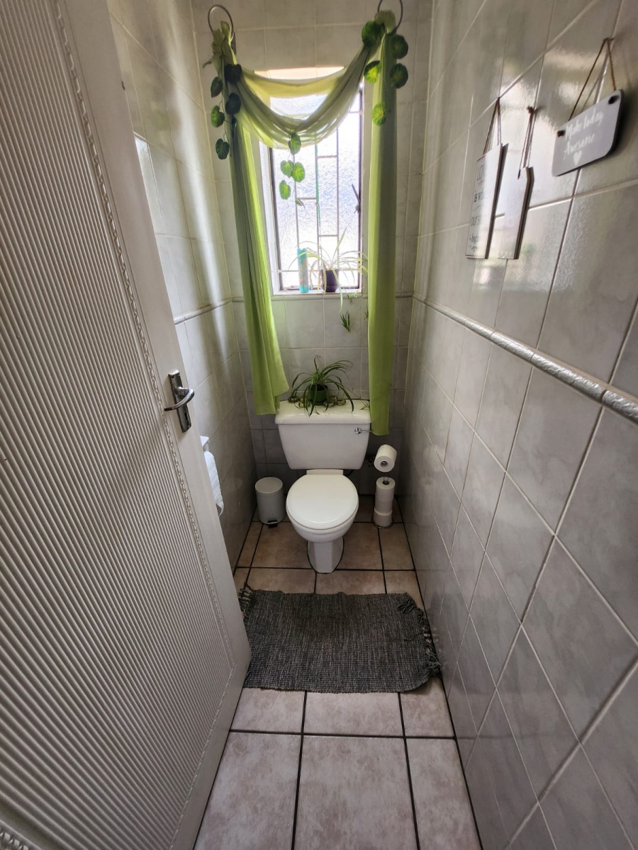 5 Bedroom Property for Sale in Vanderbijlpark Sw 2 Gauteng