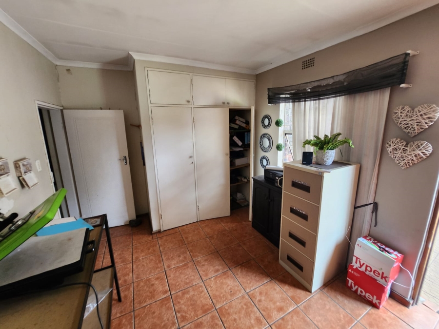 5 Bedroom Property for Sale in Vanderbijlpark Sw 2 Gauteng